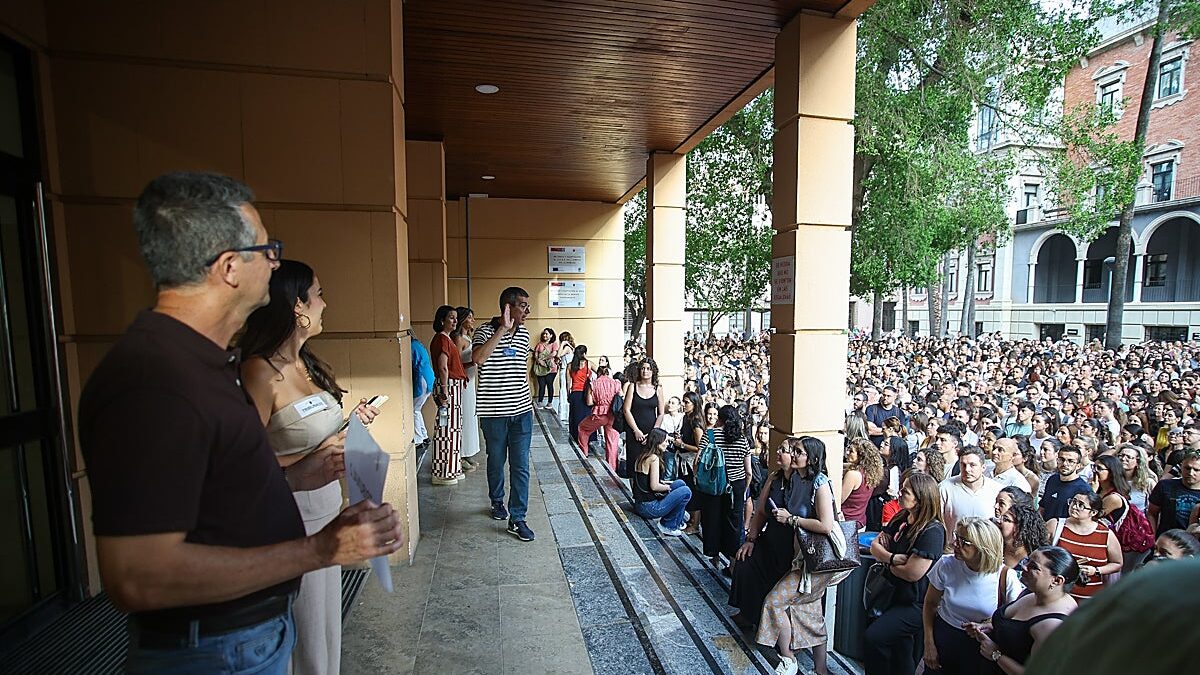 Los interinos copan más del 86% de las plazas de maestro en la oposición - La Verdad
