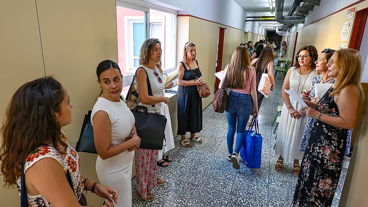 Las oposiciones a maestro dejan 25 plazas desiertas en Audición y Lenguaje - La Verdad