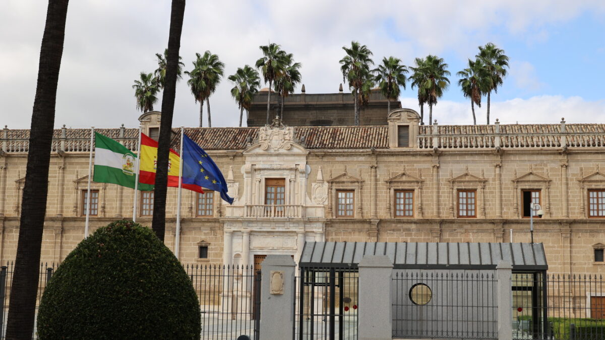 Convocadas plazas para trabajar como Subalternos del Parlamento de Andalucía - Adams
