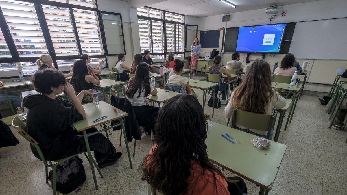 Oposiciones de Educación en Canarias: Solo el 18,6% de los aspirantes supera las ... - La Provincia