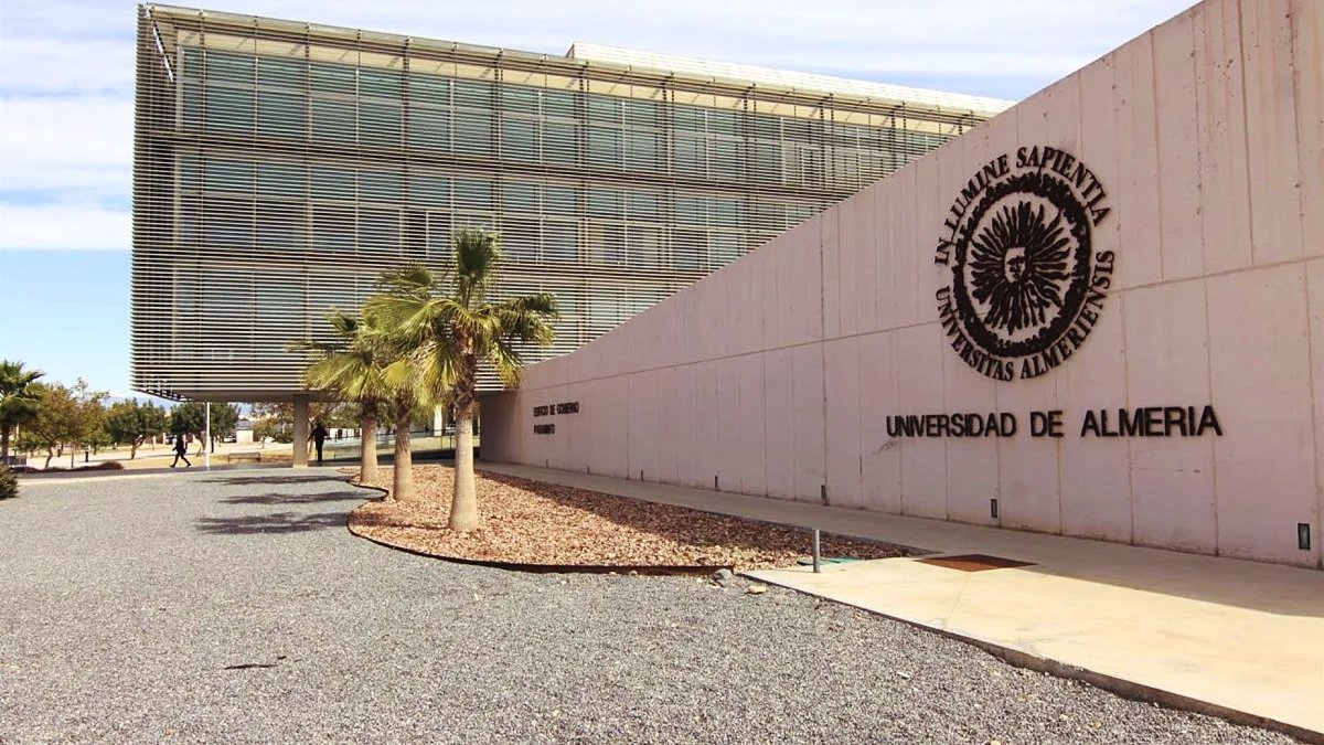La UAL incorpora a 31 nuevos funcionarios y convoca oposiciones para otras 21 plazas