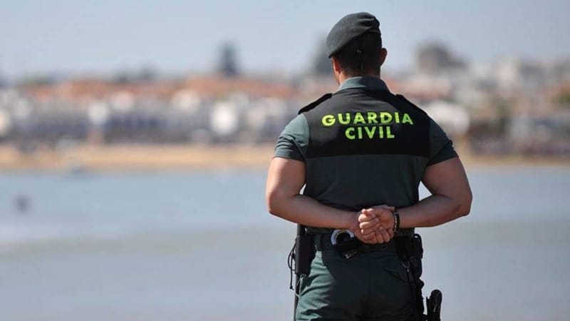 Miles de aspirantes buscan una de las 3.240 plazas de la Guardia Civil - Iberoeconomia