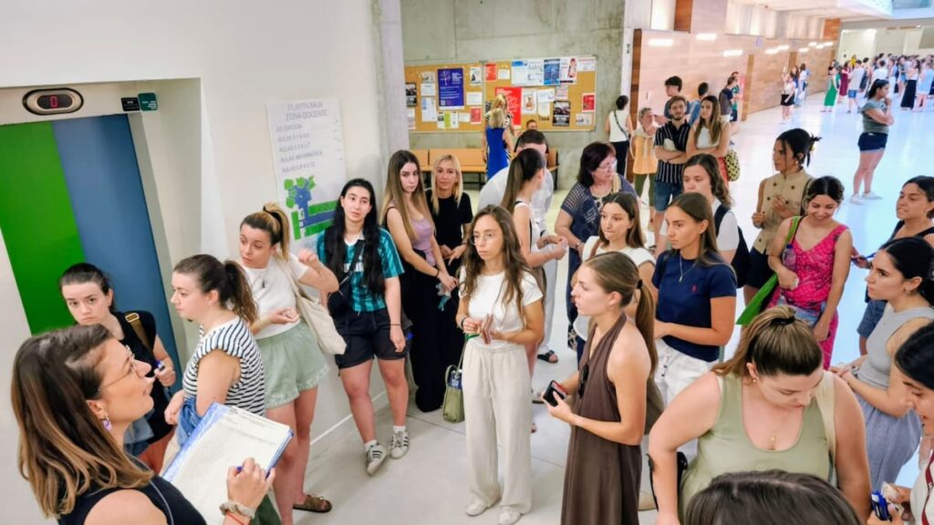 Las oposiciones de Maestro cierran con 111 plazas sin cubrir de las 1.607 convocadas en la Región de Murcia