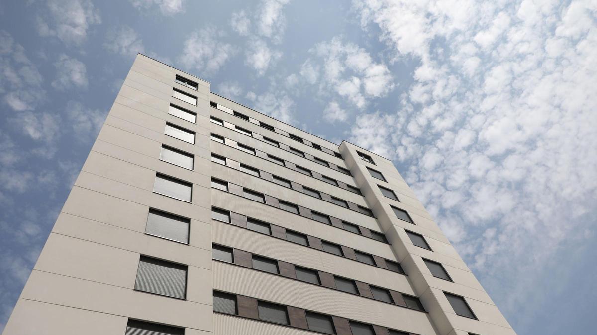 De la emergencia nacional de Escrivá al no hay que construir a lo loco de Rodríguez: la vivienda desangra al crecimiento de la economía española