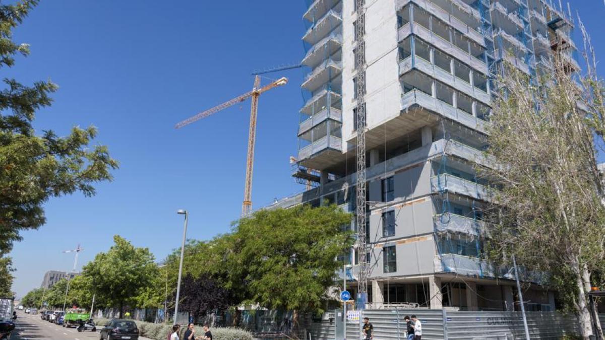 Catalunya da hoy el primer paso para restringir la compra de vivienda