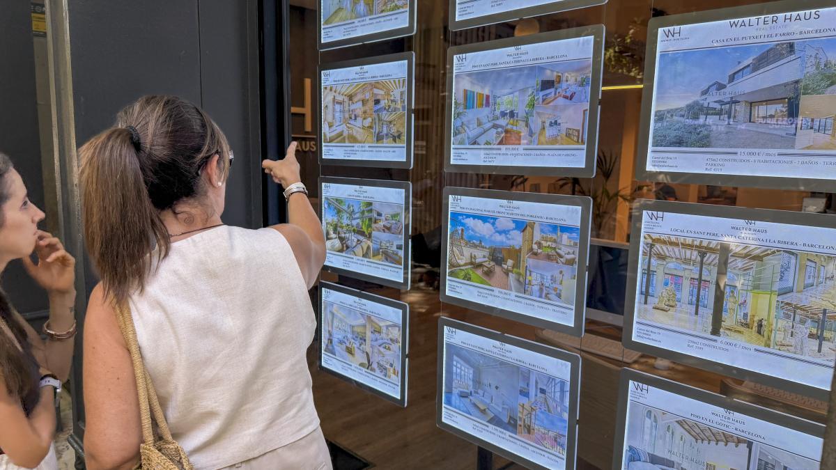 Solo el 13% de las compras de pisos en Barcelona las hacen empresas o fondos