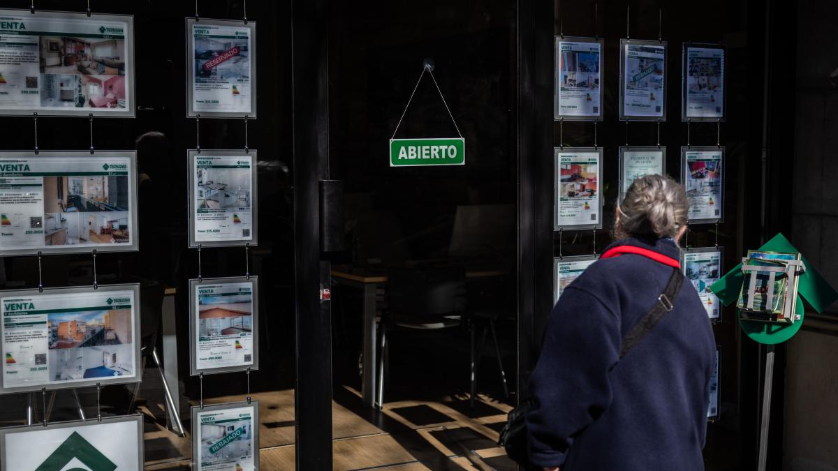 PSC y ERC quieren que solo se limite la compra de vivienda a grandes propietarios