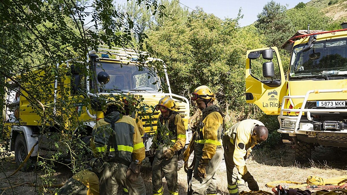 La Rioja abre el proceso para convertir en funcionarios a 106 bomberos forestales