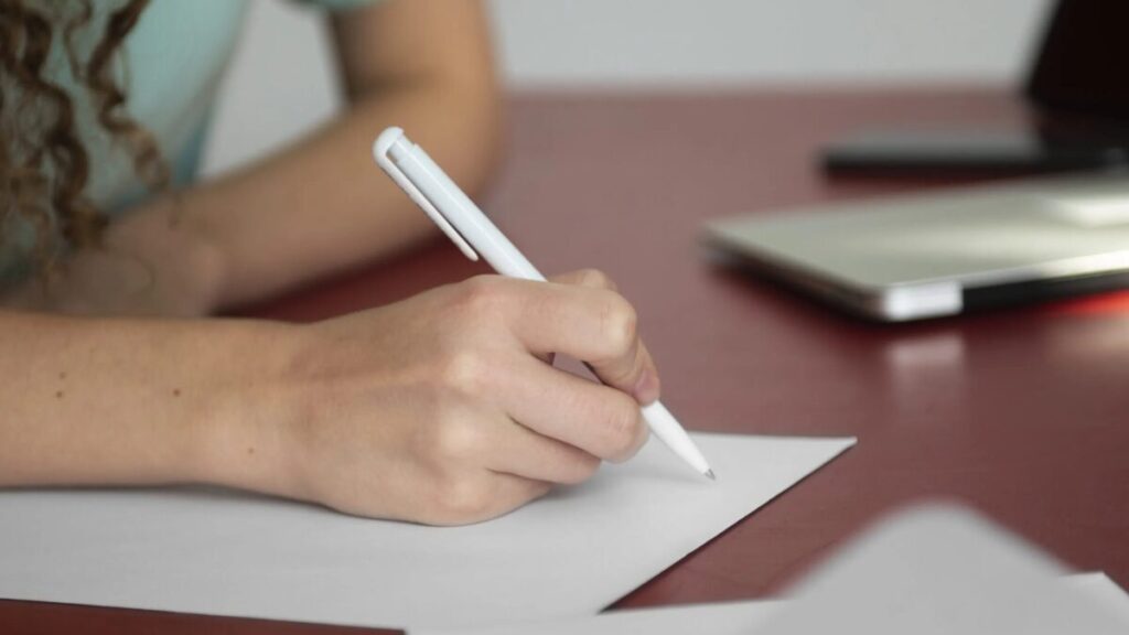 Récord de suspensos en las oposiciones docentes por faltas de ortografía, ¿nervios o falta de preparación?