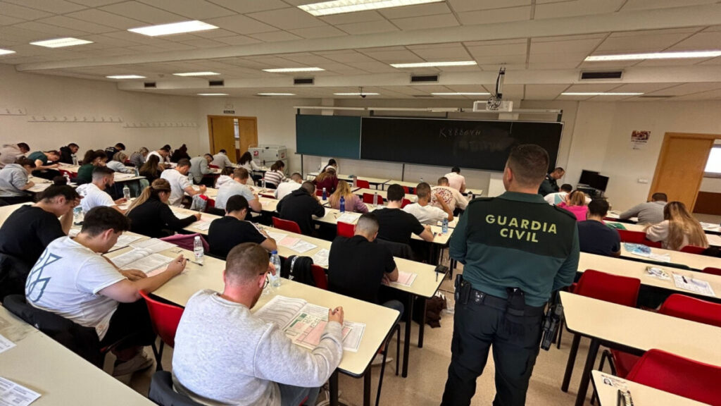 Un total de 175 burgaleses opositan hoy sábado para ingresar en la Guardia Civil