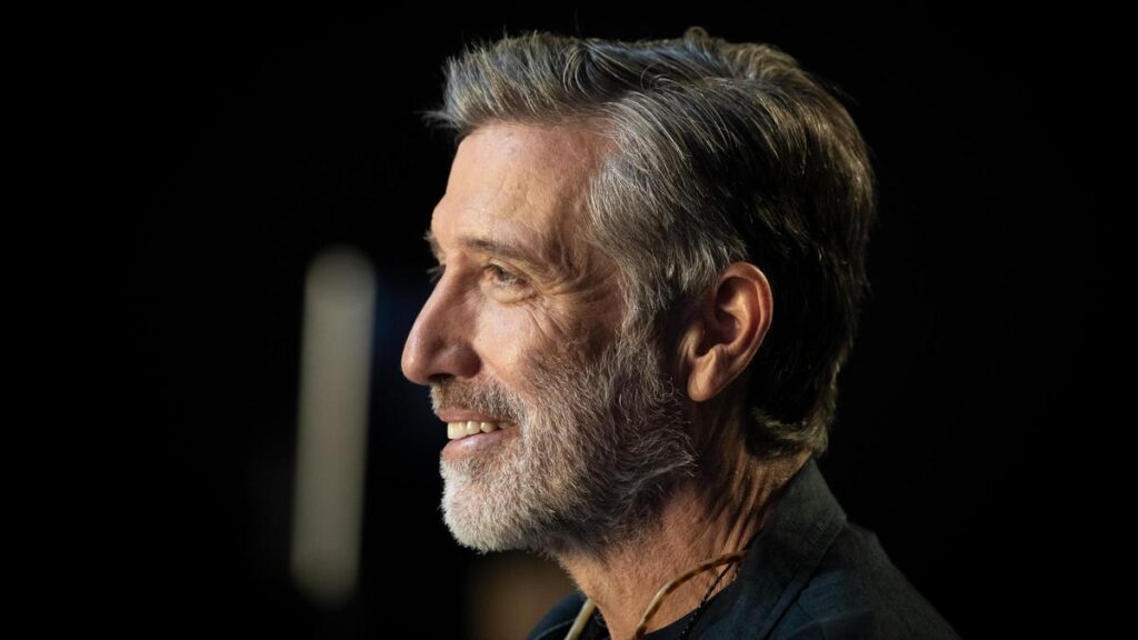 Emilio Aragón reflexiona sobre el miedo a la inteligencia artificial: «Siempre se me ha dado muy mal la tecnología, pero no me cabe en la cabeza que una máquina componga»