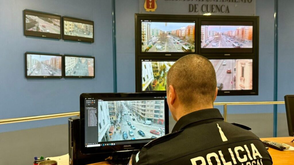 La Junta de Gobierno aprueba seis plazas de Policía y adjudica actuaciones en parques y alumbrado