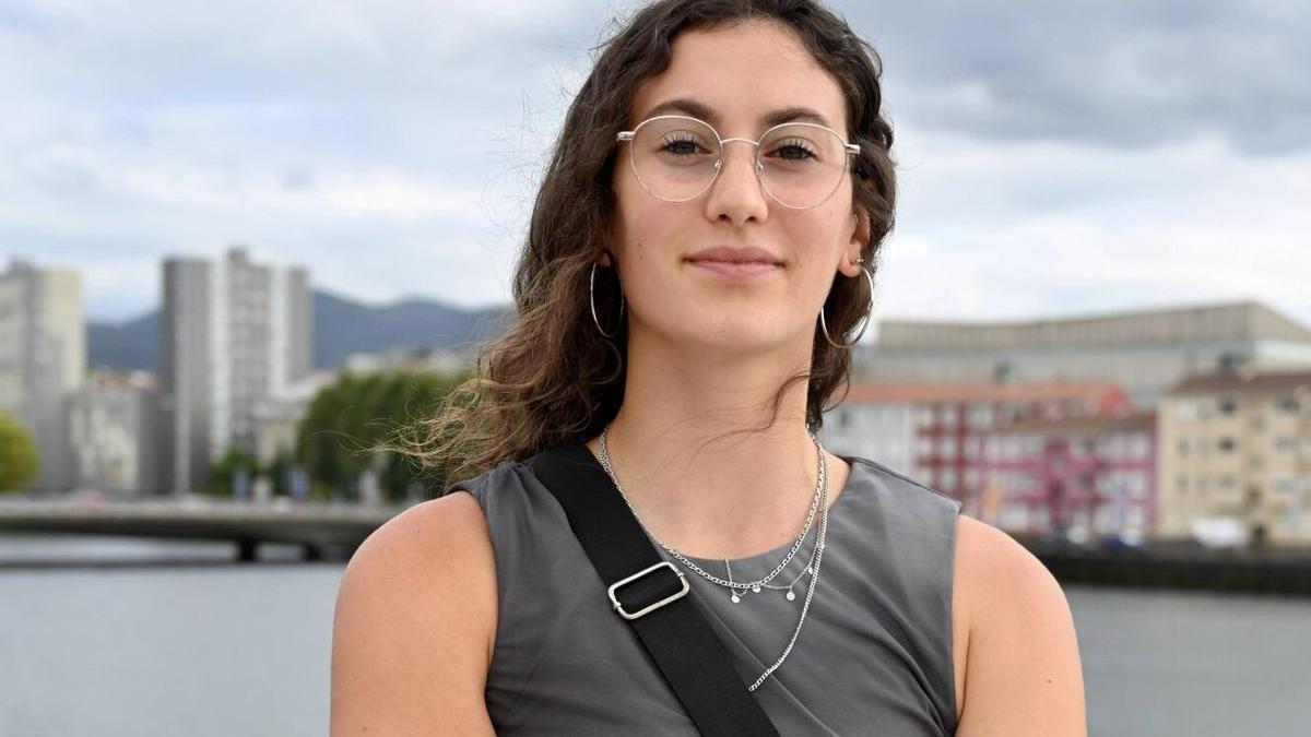 Carlota López acerca la inteligencia artificial desde A Estrada - Faro de Vigo