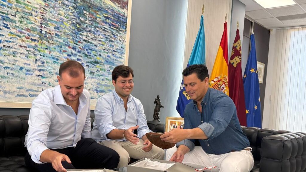 Dos jóvenes de San Javier superan una de las oposiciones más duras – La Opinión de Murcia