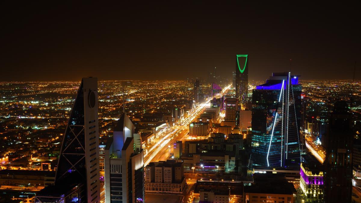 Arabia Saudí refuerza su liderazgo en inteligencia artificial con un nuevo marco nacional para una adopción responsable