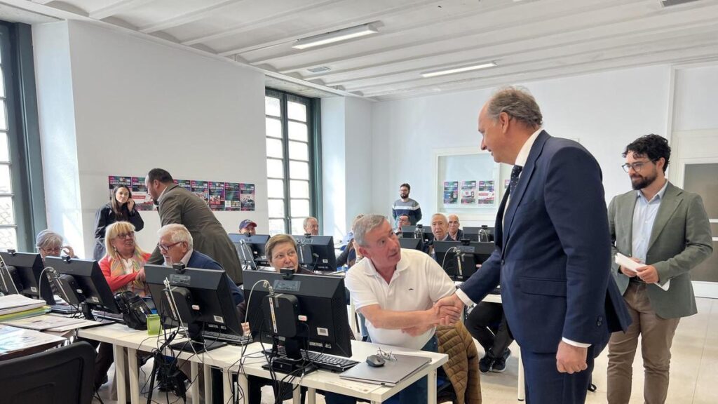 Inteligencia Artificial, certificado digital y móvil, los cursos más demandados en Madrid