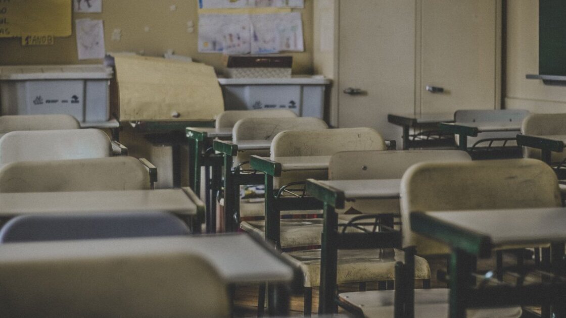 Educació, de nuevo en el punto de mira: ¿qué ha pasado con el error de adjudicación de plazas?