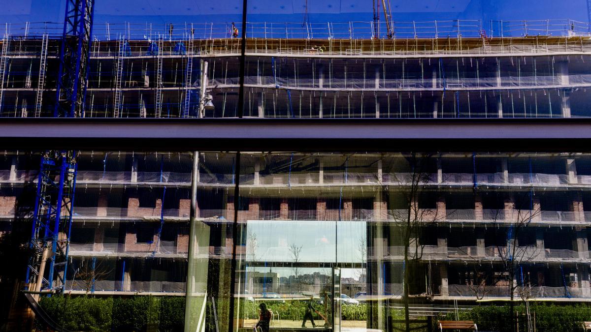 El Consell de Garanties Estatutàries cuestiona la ley para restringir la compra de vivienda