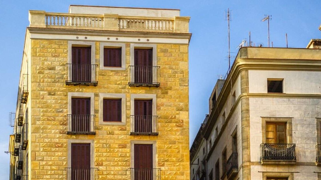 La Generalitat recurre a la Inteligencia Artificial para detectar los pisos vacíos en Catalunya