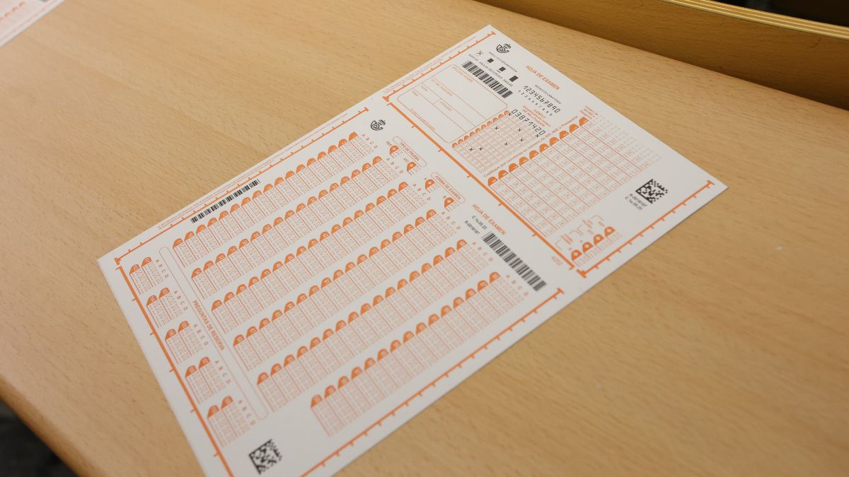 Tres oposiciones 'fáciles' de aprobar en España según su temario, requisitos y número de plazas