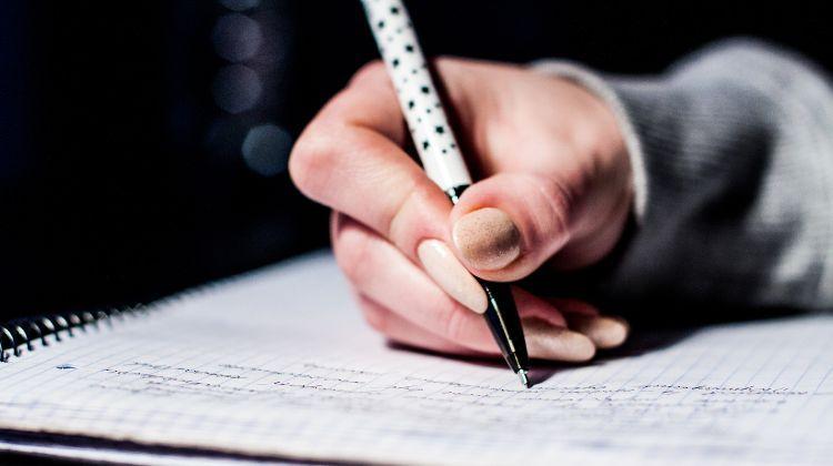 Oposiciones de Secundaria y otros cuerpos: lista provisional de personas seleccionadas e indicaciones para la evaluación médica