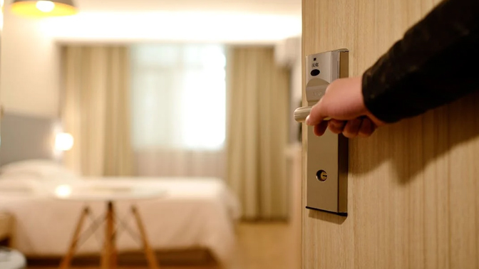 La inteligencia artificial acelera la transformación del sector hotelero en España - IT User