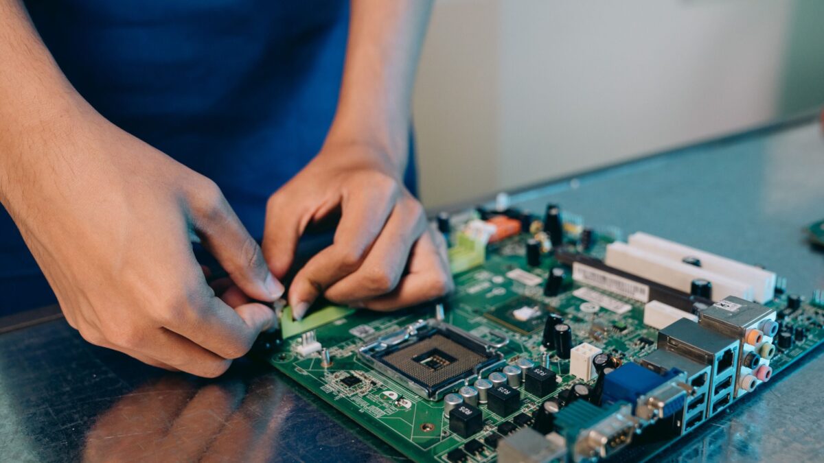 Leganés entra en la carrera de los chips fotónicos para acelerar la Inteligencia Artificial