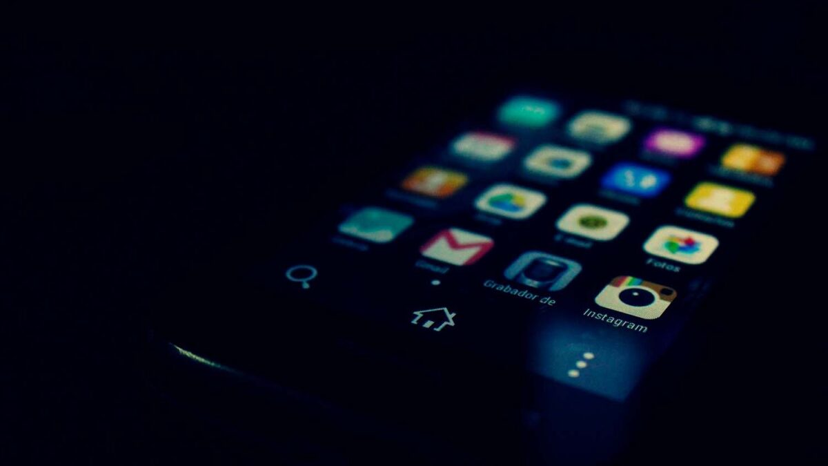 Cómo la inteligencia artificial está cambiando el trabajo en redes sociales